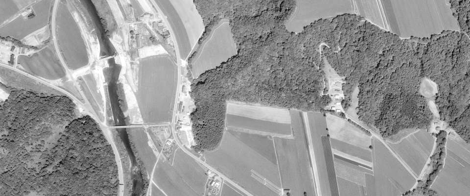 国土地理院「地図・空中写真閲覧サービス」より。